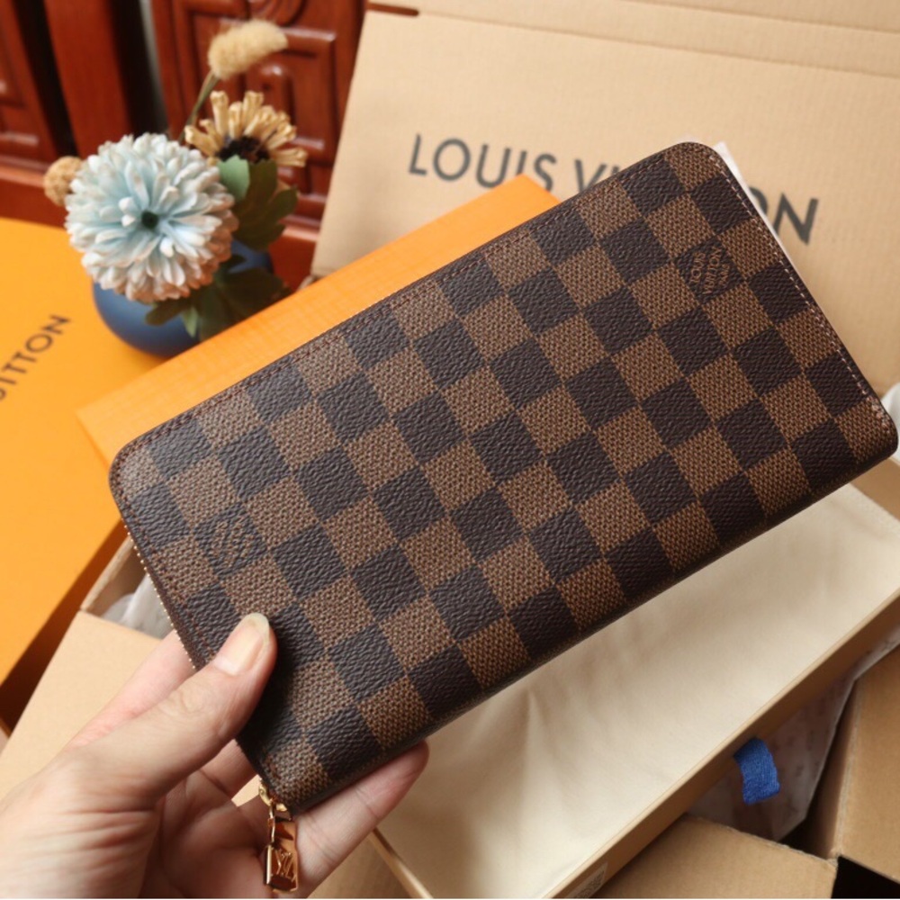 Stylish Louis Vuitton Wallet